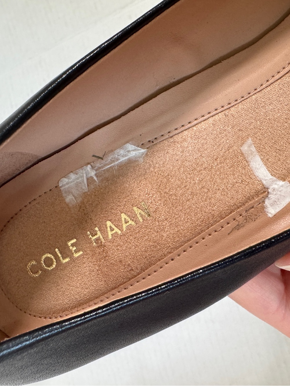 Cole Haan Black Leather Kitten Heels Pumps Womens 9 Career Classic Damaged - Picture 7 of 10